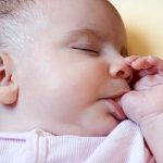 baby-crying 赤ちゃんの便秘を薬や綿棒以外で改善！プロ整体師が教える自宅ケア
