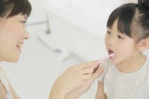 brushing7-e1501289171262 子供が歯磨きをしないこんな理由と動機付けのポイント