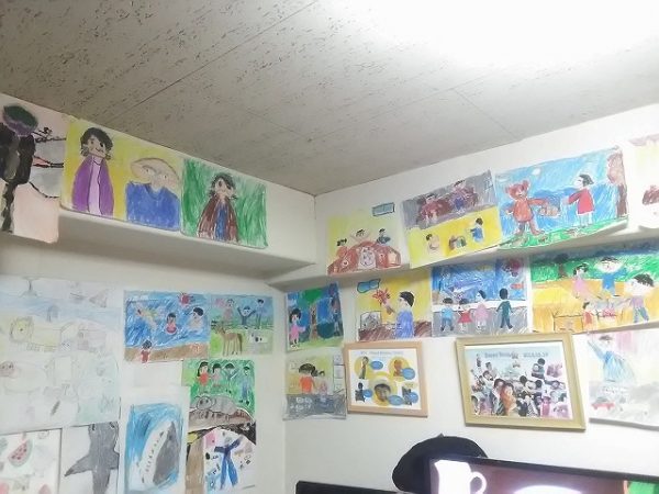 picture-wall2-600x450 絵が下手な子供（５歳児）が半年でここまで書けた。教室通わずに上達する本 はコレ！