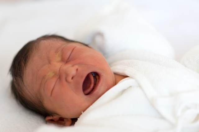 新生児のギャン泣きに悩むママ続出中？！ギャン泣きの原因と対策法とは？